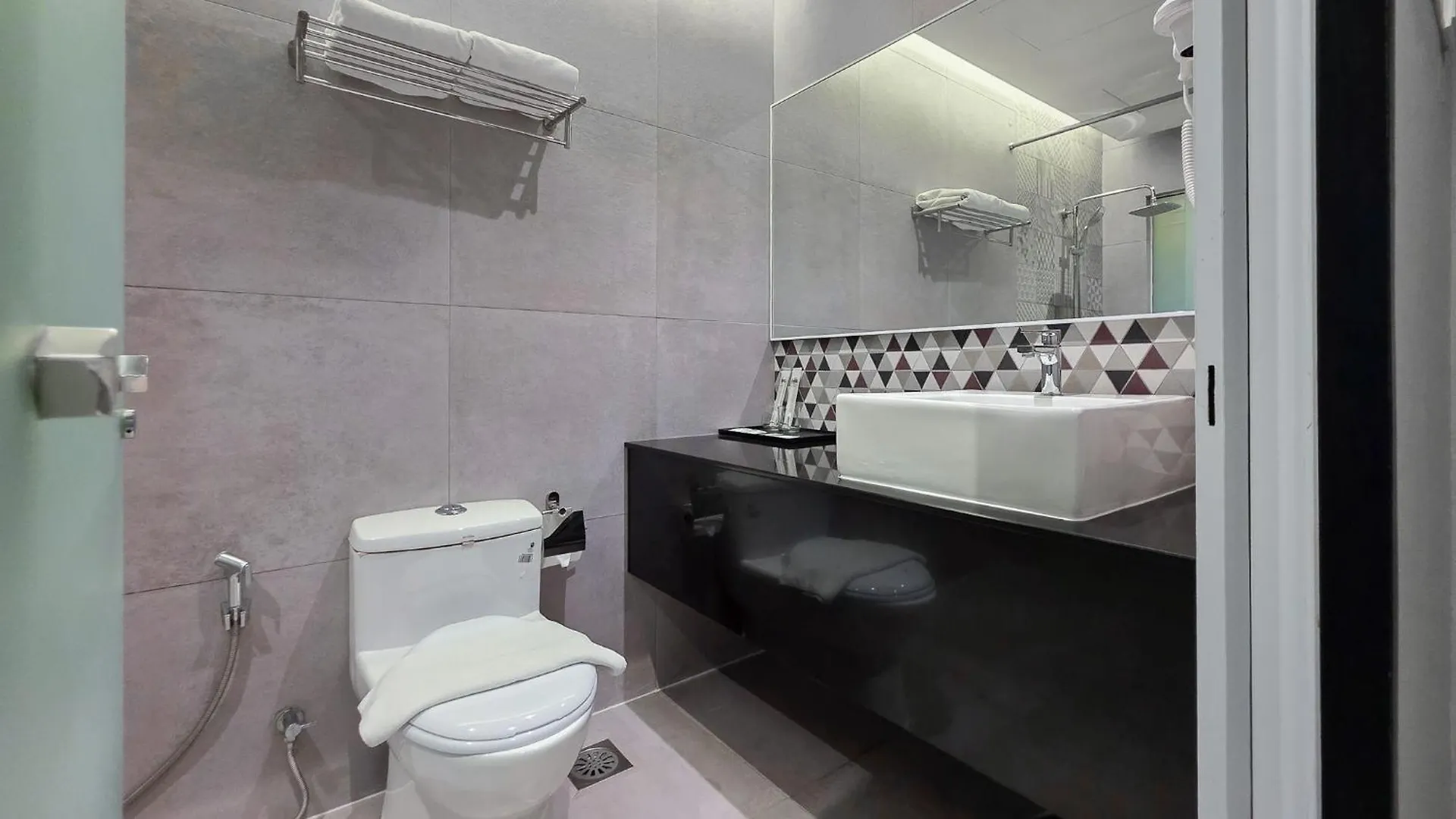 Fives Hotel Dnp 新山