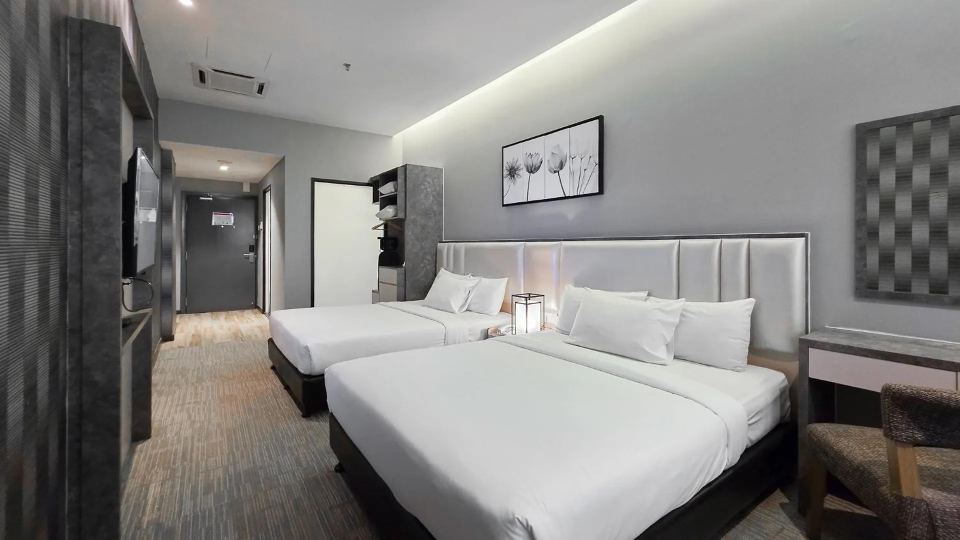 Fives Hotel Dnp 新山 3*,  马来西亚