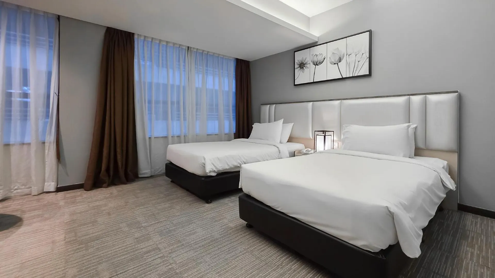 Fives Hotel Dnp 新山 3*,