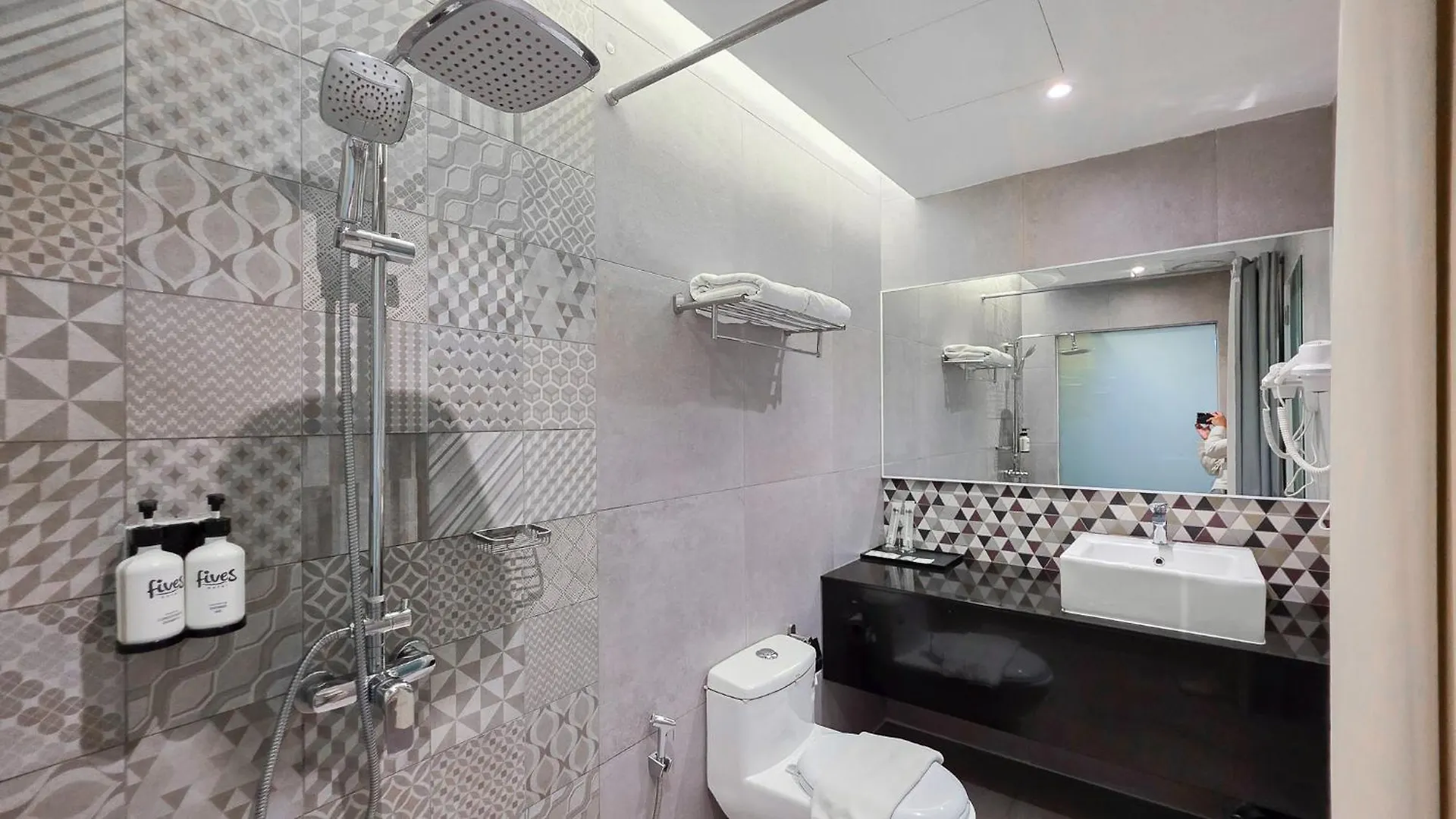 Fives Hotel Dnp Johor Bahru